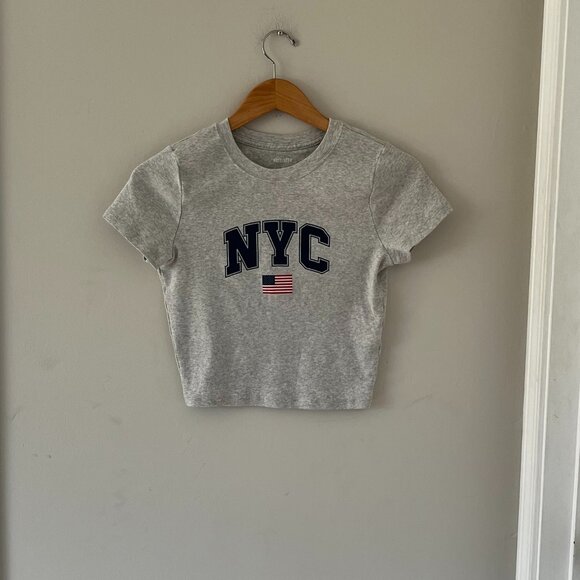 Hollister Cropped Gray NYC T-Shirt size Medium - Picture 2 of 5